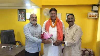 परिवहन कर्ताओं की समस्याओं से अवगत हुए अंजय शुक्ला