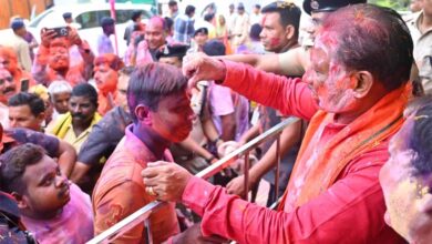 मुख्यमंत्री साय ने अपने गृह ग्राम बगिया में ग्रामीणों संग हर्षोल्लास से मनाई होली