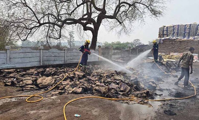 दुर्ग में राइस मिल में अचानक लगी आग, मचा हड़कंप