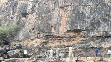 शिशुपाल पर्वत के वाटरफॉल में मिली युवती लाश