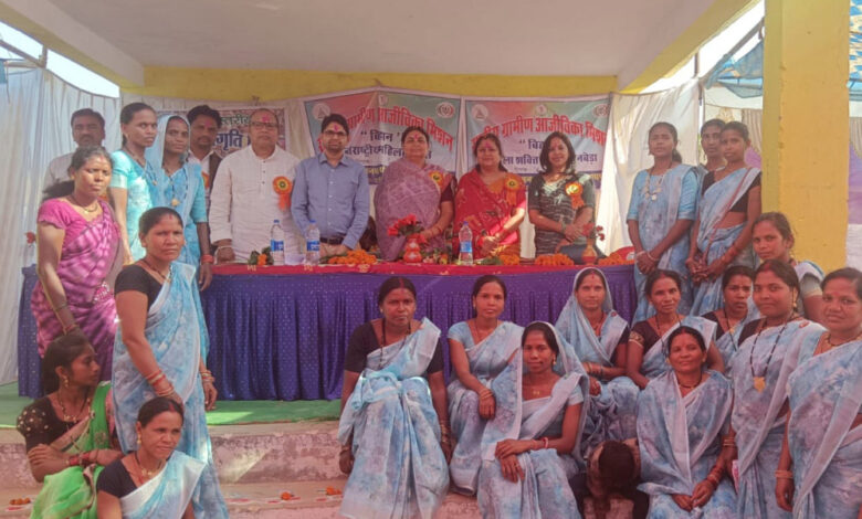 उत्तर बस्तर कांकेर : महिला समूहों के सशक्तिकरण हेतु विशेष प्रयास किए जाएंगे- जिला सीईओ उत्तर बस्तर कांकेर : महिला समूहों के सशक्तिकरण हेतु विशेष प्रयास किए जाएंगे- जिला सीईओ