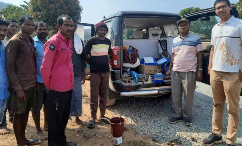 फ्लोरोसिस के शिकार होने के बाद भी ग्रामीण नहीं कर रहे फिल्टर प्लांट के पानी का इस्तेमाल फ्लोरोसिस के शिकार होने के बाद भी ग्रामीण नहीं कर रहे फिल्टर प्लांट के पानी का इस्तेमाल