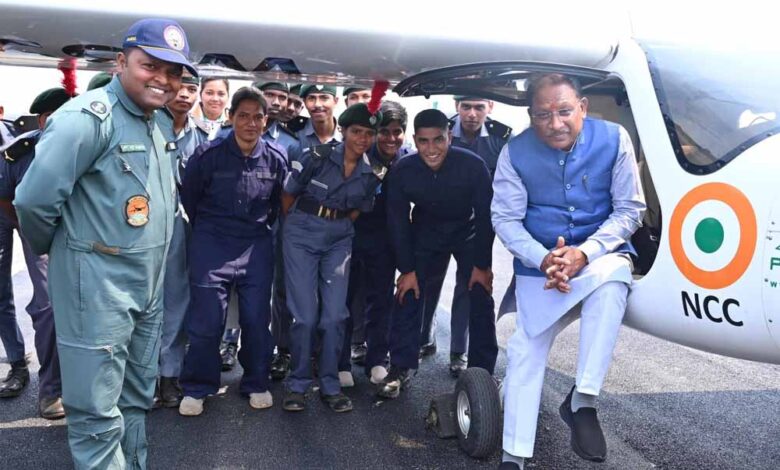 मुख्यमंत्री साय ने जशपुर में विमान उड़ान प्रशिक्षण का शुभारंभ किया, एनसीसी कैडेट्स का बढ़ाया उत्साह मुख्यमंत्री साय ने जशपुर में विमान उड़ान प्रशिक्षण का शुभारंभ किया, एनसीसी कैडेट्स का बढ़ाया उत्साह