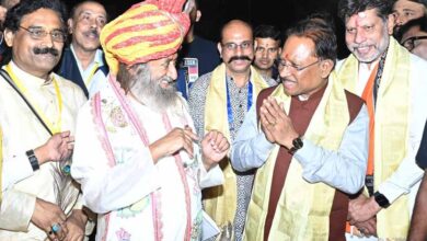श्रीश्री रविशंकर ने मुख्यमंत्री की तारीफ की कहा- साय  प्रगतिशील  विचारों के  हैं, उनके दिल में प्रदेश के लिए बड़ी सोच है