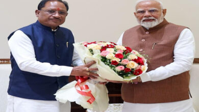 मुख्यमंत्री विष्णुदेव साय ने प्रधानमंत्री को सौंपा बस्तर के विकास का रोडमैप