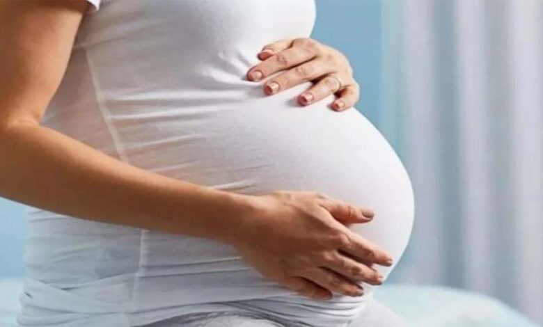 सिम्स में पेट दर्ज की समस्या के कारण भर्ती महिला को इंजेक्शन लगाते ही हुआ गर्भपात, परिजनों ने मचाया हंगामा सिम्स में पेट दर्ज की समस्या के कारण भर्ती महिला को इंजेक्शन लगाते ही हुआ गर्भपात, परिजनों ने मचाया हंगामा