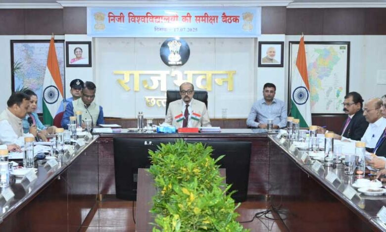 निजी विश्वविद्यालय केवल डिग्री न बांटें, गुणवत्तापूर्ण शिक्षा दें – श्री डेका निजी विश्वविद्यालय केवल डिग्री न बांटें, गुणवत्तापूर्ण शिक्षा दें – श्री डेका