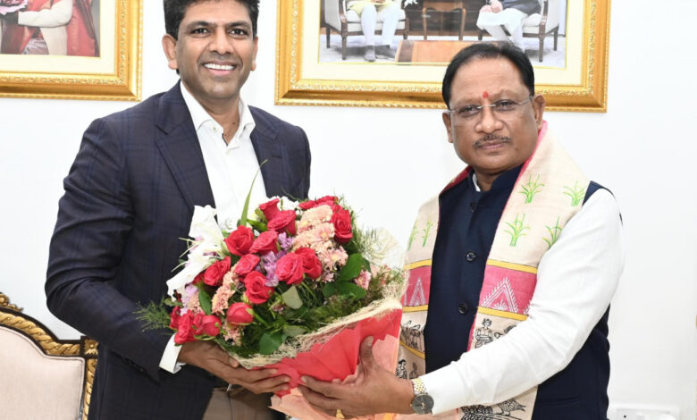 मुख्यमंत्री विष्णु देव साय से केंद्रीय संचार एवं ग्रामीण विकास राज्य मंत्री डॉ. चन्द्रशेखर पेम्मासानी ने की सौजन्य मुलाक़ात….