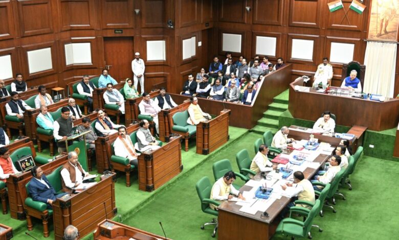 भ्रष्टाचार और घोटालों के मुद्दों पर गरमाया छत्तीसगढ़ विधानसभा का मानसून सत्र, कांग्रेस का वॉकआउट…