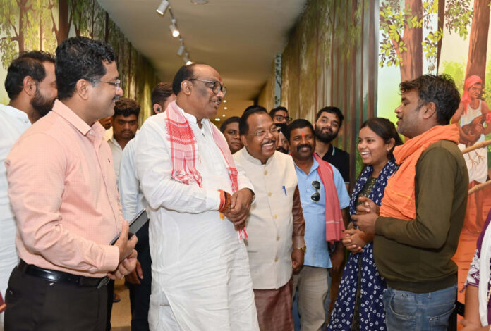 केन्द्रीय मंत्री दुर्गा दास उइके ने किया छत्तीसगढ़ जनजातीय संग्रहालय का अवलोकन, आदिवासी संस्कृति के संरक्षण की सराहना की….