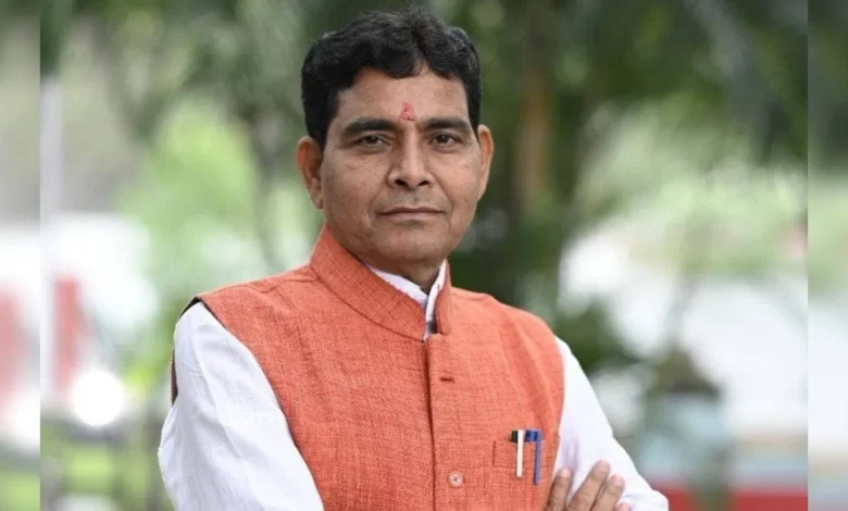 छत्तीसगढ़ भू राजस्व संहिता (संशोधन) विधेयक-2025 पारित: 5 डिसमिल से कम कृषि भूमि की रजिस्ट्री पर लगा रोक, राजस्व मंत्री बोले- नियम शहरों में नहीं होगा लागू…. छत्तीसगढ़ भू राजस्व संहिता (संशोधन) विधेयक-2025 पारित: 5 डिसमिल से कम कृषि भूमि की रजिस्ट्री पर लगा रोक, राजस्व मंत्री बोले- नियम शहरों में नहीं होगा लागू….