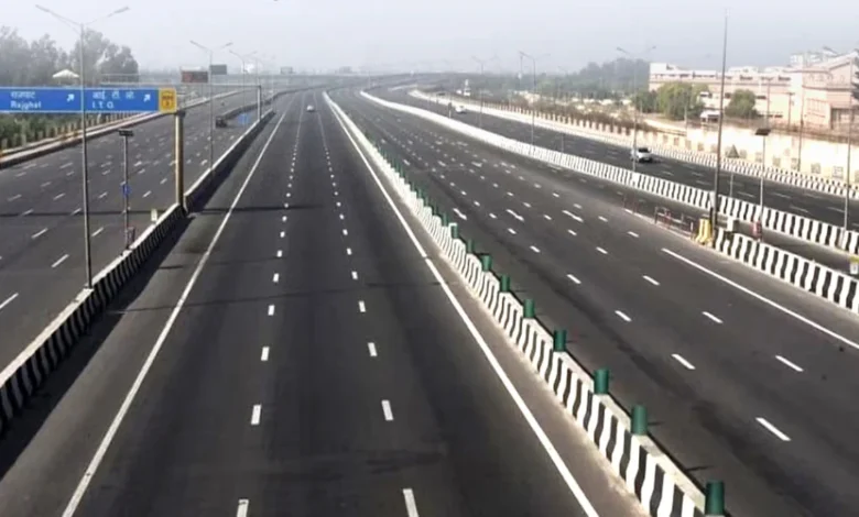 छत्तीसगढ़ में सड़क विकास को नई दिशा: मजबूत नेटवर्क के लिए 18,215 करोड़ की 37 परियोजनाओं पर तेज़ी से काम जारी…