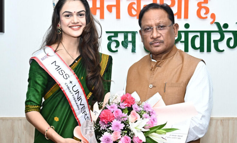 मुख्यमंत्री विष्णु देव साय से मिस यूनिवर्स छत्तीसगढ़ डॉ. अंजली पवार की भेंट, पर्यटन विकास में योगदान का दिया संदेश….