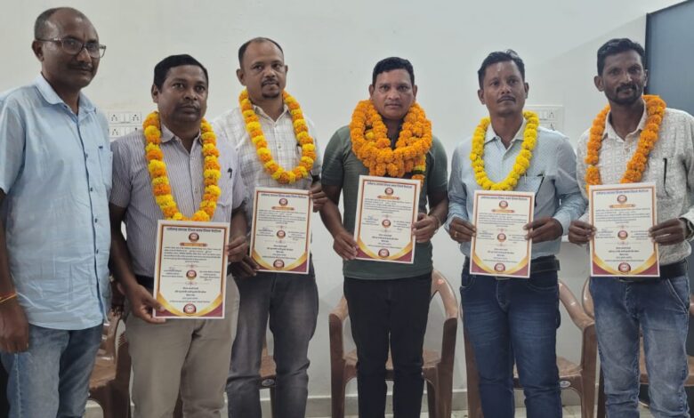 महेश यालम बने सहायक शिक्षक/समग्र शिक्षक फेडरेशन के जिला अध्यक्ष महेश यालम बने सहायक शिक्षक/समग्र शिक्षक फेडरेशन के जिला अध्यक्ष