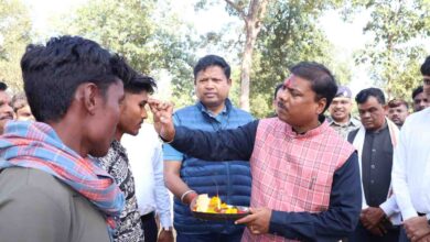 बीजापुर पहुंचे प्रभारी मंत्री केदार कश्यप, तुरनार केंद्र में किसानों का किया सम्मान