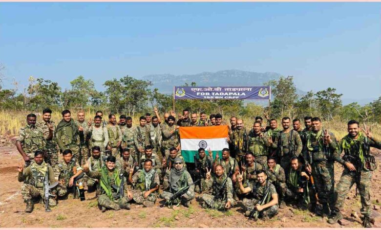 196 बटालियन सीआरपीएफ ने मनाया संविधान दिवस