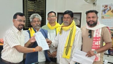 सर्व आदिवासी समाज का हल्ला बोल : भूमि सौदे, रेत माफिया और छात्रावासों की बदहाली पर सौंपा ज्ञापन