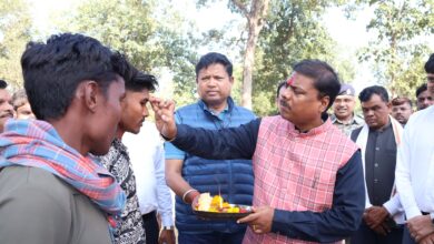 बीजापुर पहुंचे प्रभारी मंत्री केदार कश्यप, तुरनार केंद्र में किसानों का किया सम्मान