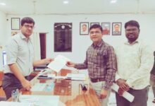 ‘मोदी की गारंटी’ के तहत प्रति एकड़ 21 क्विंटल धान खरीदी की मांग, कांग्रेस ने मुख्यमंत्री के नाम कलेक्टर को सौंपा ज्ञापन