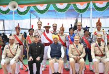 देशभक्ति और उल्लास के रंग में रंगा बीजापुर, मुख्य अतिथि केदार कश्यप ने फहराया राष्ट्रीय ध्वज