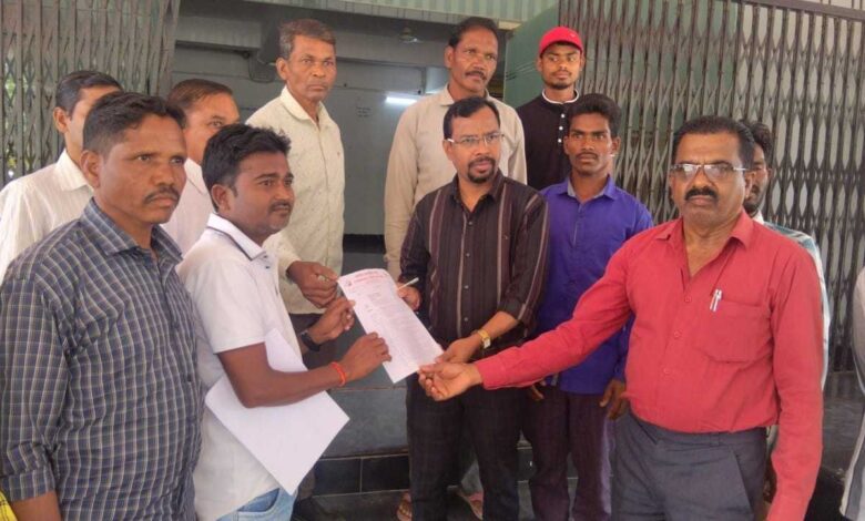 सीपीआई ने 9 सूत्रीय मांगों को लेकर राष्ट्रपति के नाम सौंपा ज्ञापन सीपीआई ने 9 सूत्रीय मांगों को लेकर राष्ट्रपति के नाम सौंपा ज्ञापन