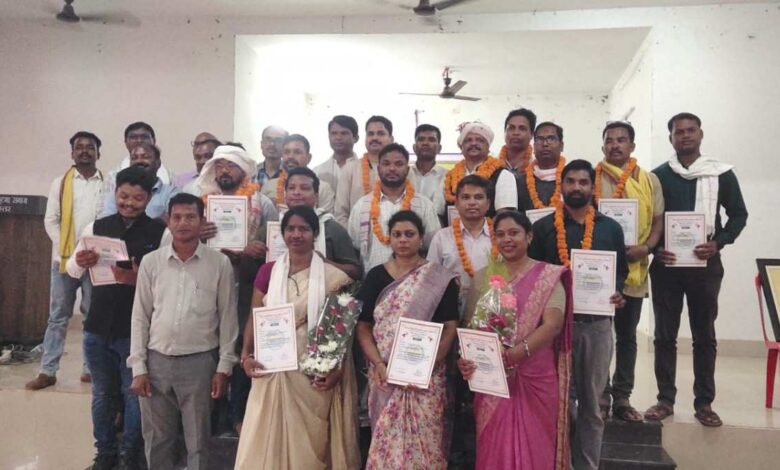 सर्व आदिवासी समाज के कर्मचारी/अधिकारी प्रभाग का शपथ ग्रहण समारोह संपन्न