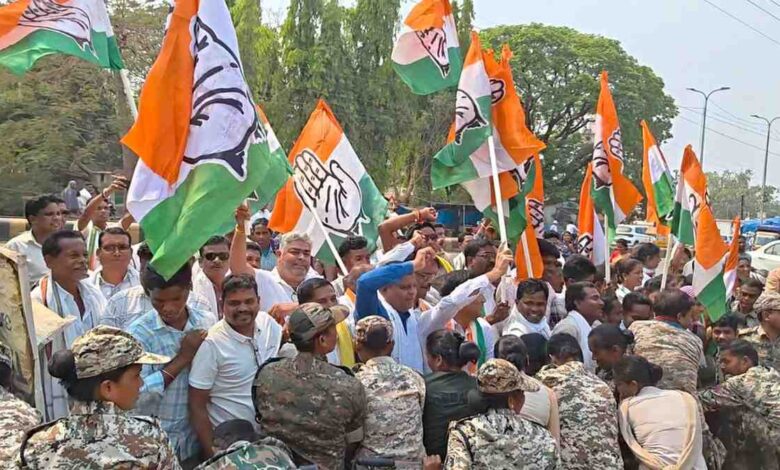 नशाखोरी और अफीम खेती के मुद्दे पर कांग्रेस का भाजपा कार्यालय घेराव, पुलिस से हुई झूमा-झटकी