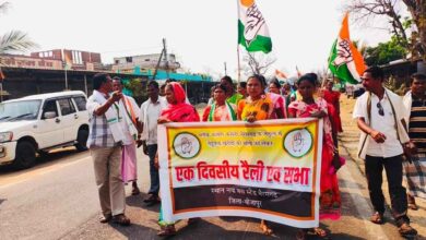 बंद पड़े तेंदूपत्ता फड़ों को पुनः खोलने की मांग, कांग्रेस ने मुख्यमंत्री के नाम सौंपा ज्ञापन