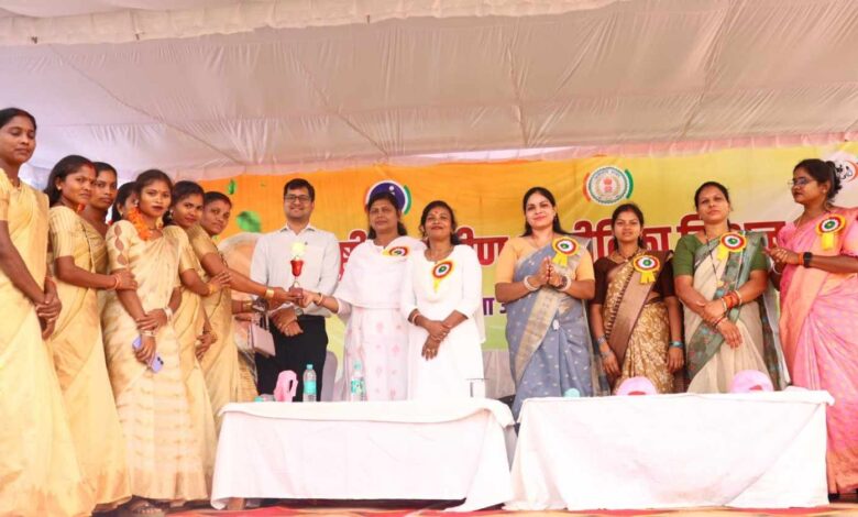 मिनी स्टेडियम में उमड़ा महिला शक्ति का सैलाब, खेल-सांस्कृतिक आयोजनों के साथ मनाया गया महिला महाधिवेशन मिनी स्टेडियम में उमड़ा महिला शक्ति का सैलाब, खेल-सांस्कृतिक आयोजनों के साथ मनाया गया महिला महाधिवेशन