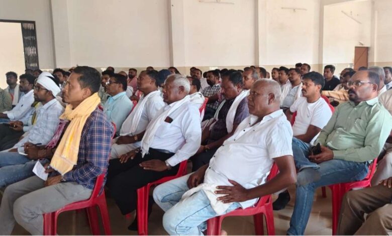 बस्तर में सर्व आदिवासी समाज की संभाग स्तरीय बैठक जारी