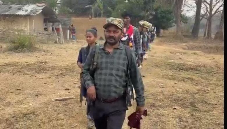 बस्तर में नक्सलवाद को बड़ा झटका: DKSZC सदस्य पाप्पा राव सहित 18 माओवादी कैडरों का आत्मसमर्पण