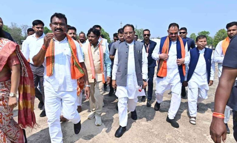 मुख्यमंत्री विष्णु देव साय का सुकमा आगमन, पुलिस लाइन हेलीपैड पर हुआ आत्मीय स्वागत